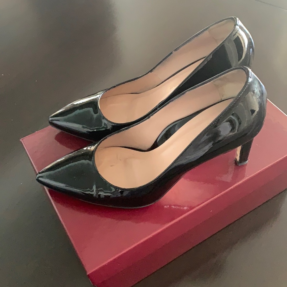 Taryn Rose Patent leather pumps